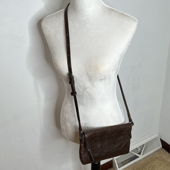 Frye Melissa Brown Leather fold over Crossbody Bag. BRN2366D - Picture 14 of 16